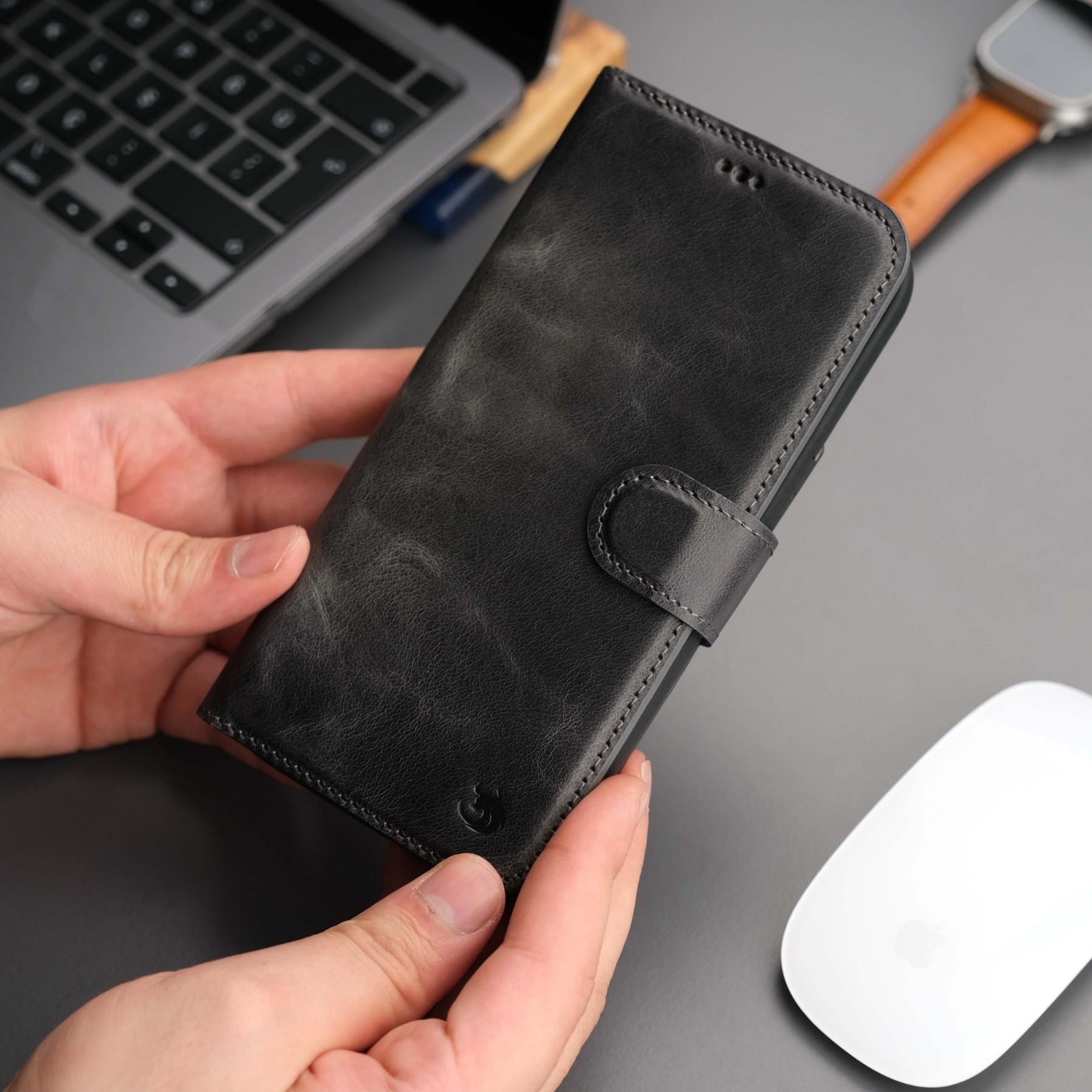 Casper Leather iPhone 14 Plus Wallet Case | MagSafe - TORONATA -