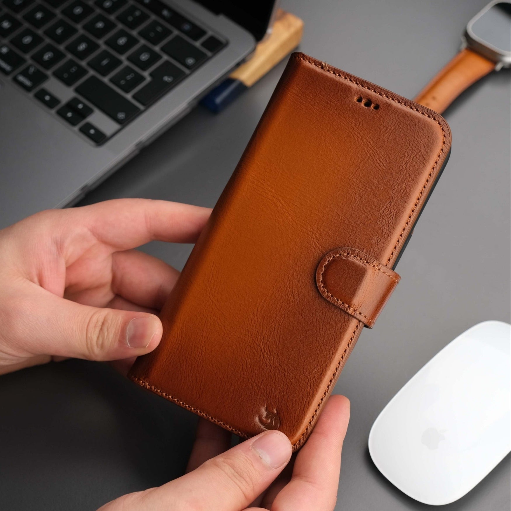 Casper Leather iPhone 14 Plus Wallet Case | MagSafe - TORONATA -