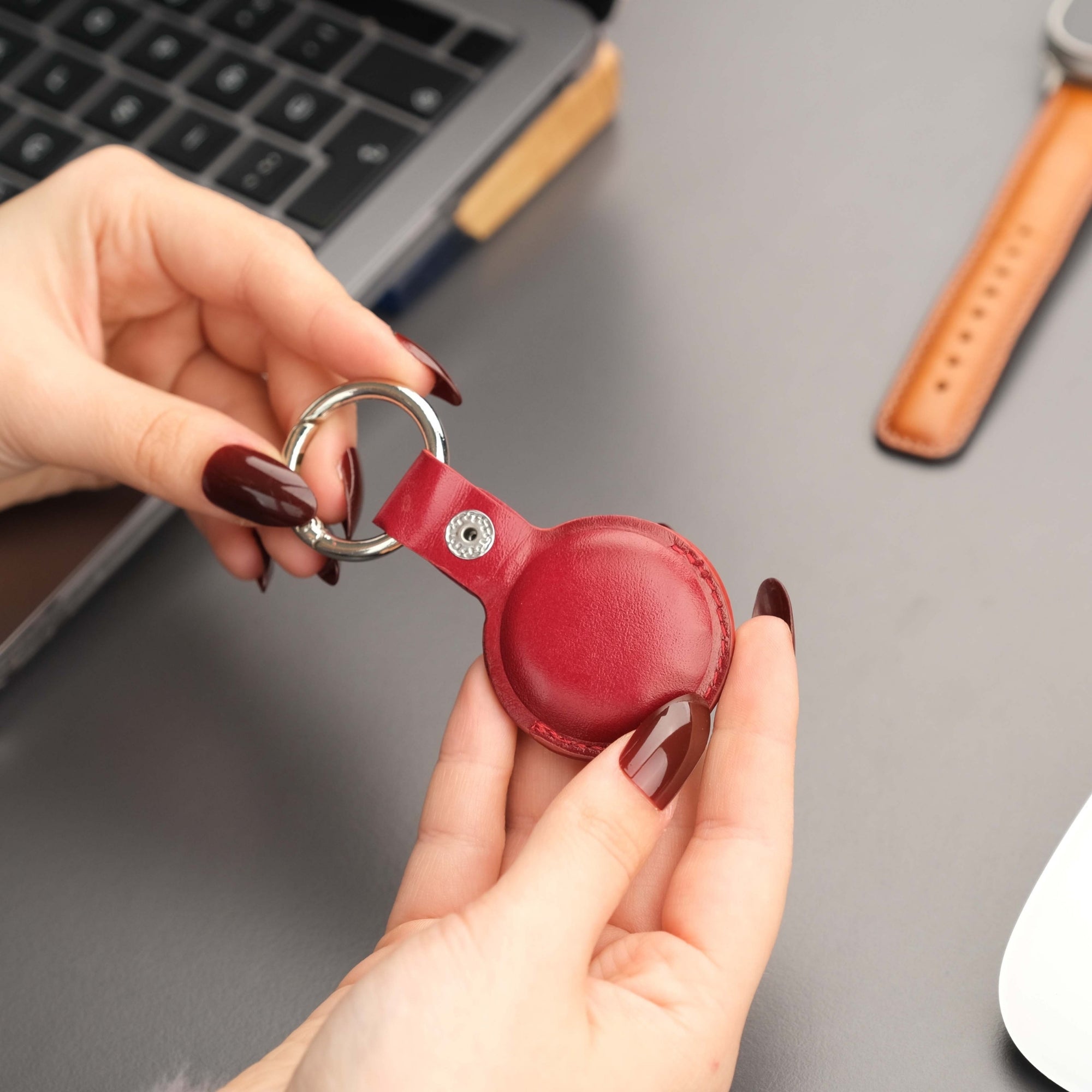 saratoga leather airtag holder - toronata -