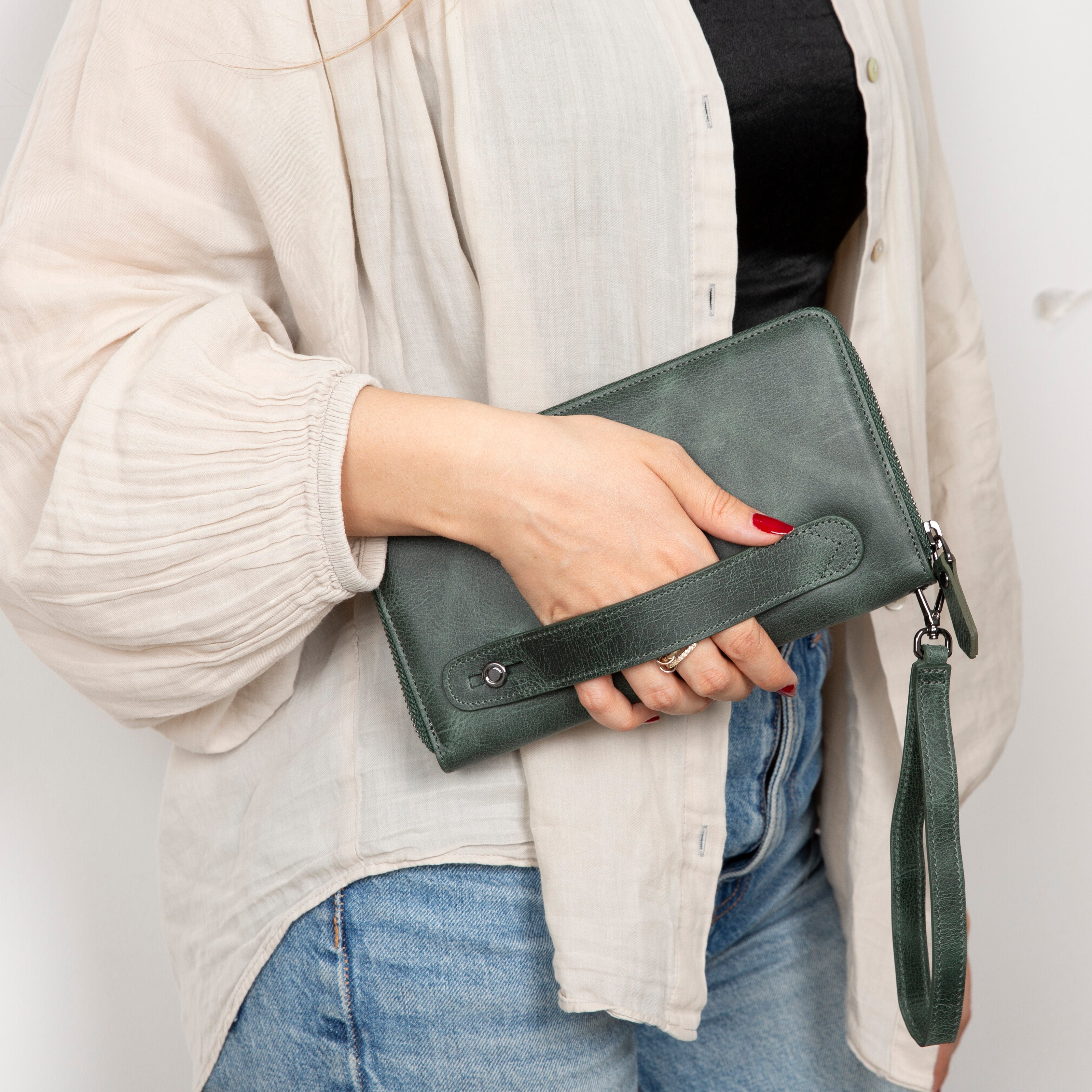 Anchorage Leather Wallet – Phone Holder & 12 Card Slots #color_green