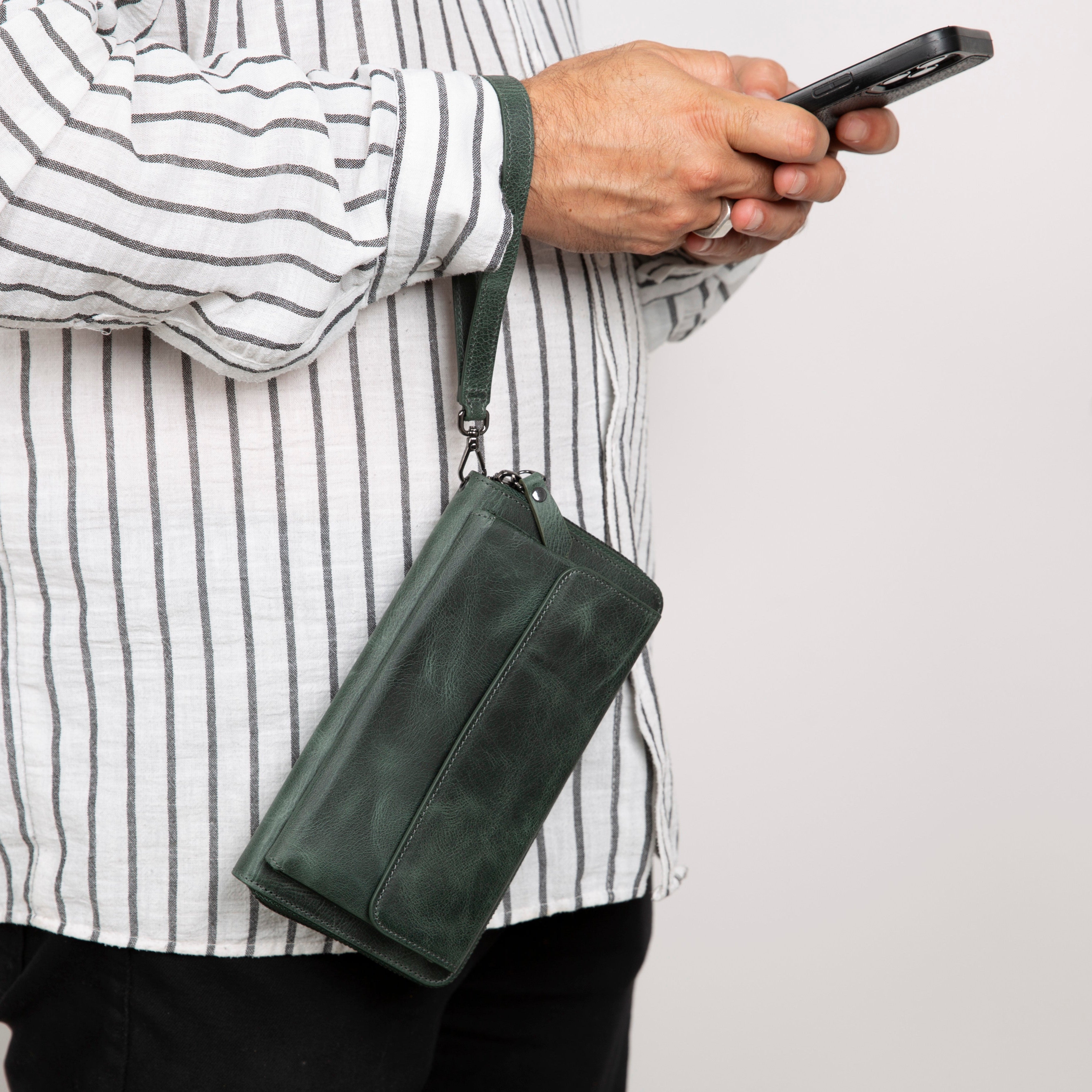 Anchorage Leather Wallet – Phone Holder & 12 Card Slots #color_green