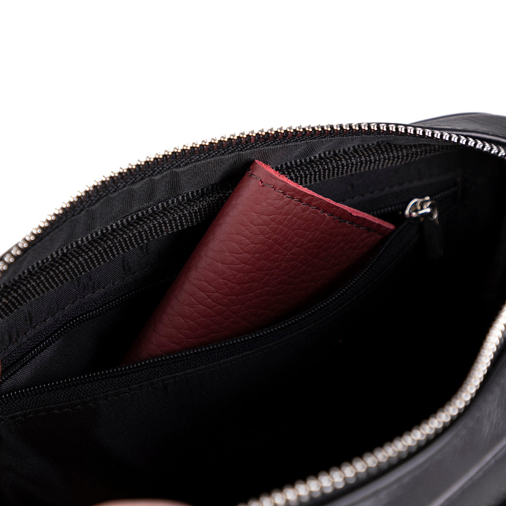 Fresno Leather Clutch – Secure Travel Wallet with Lock
