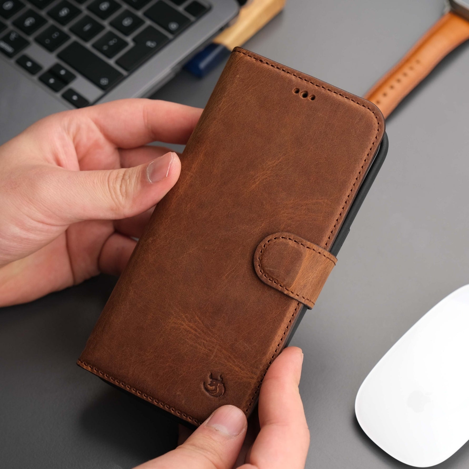 Casper Leather iPhone 14 Plus Wallet Case | MagSafe - TORONATA -