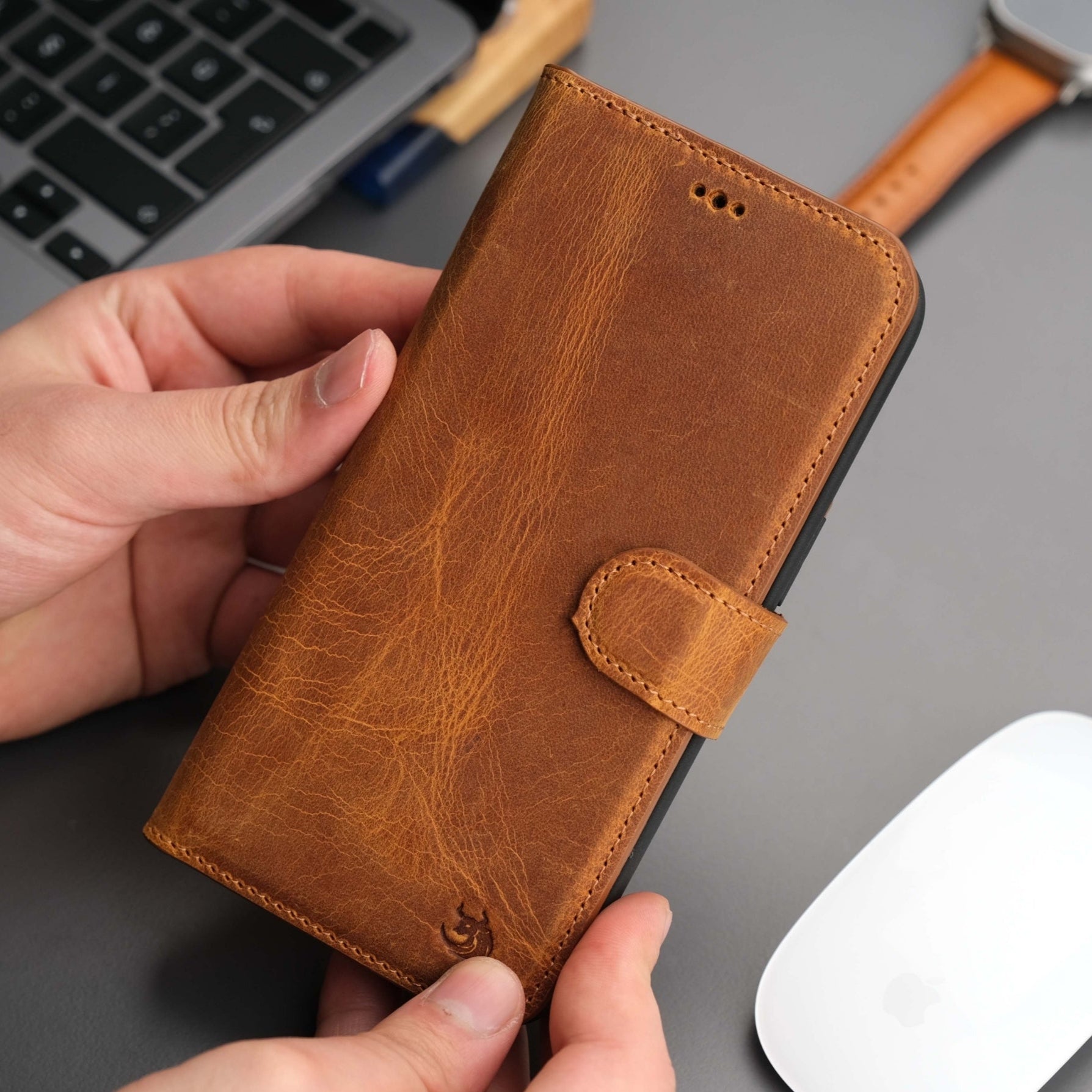 Casper Leather iPhone 14 Plus Wallet Case | MagSafe - TORONATA -