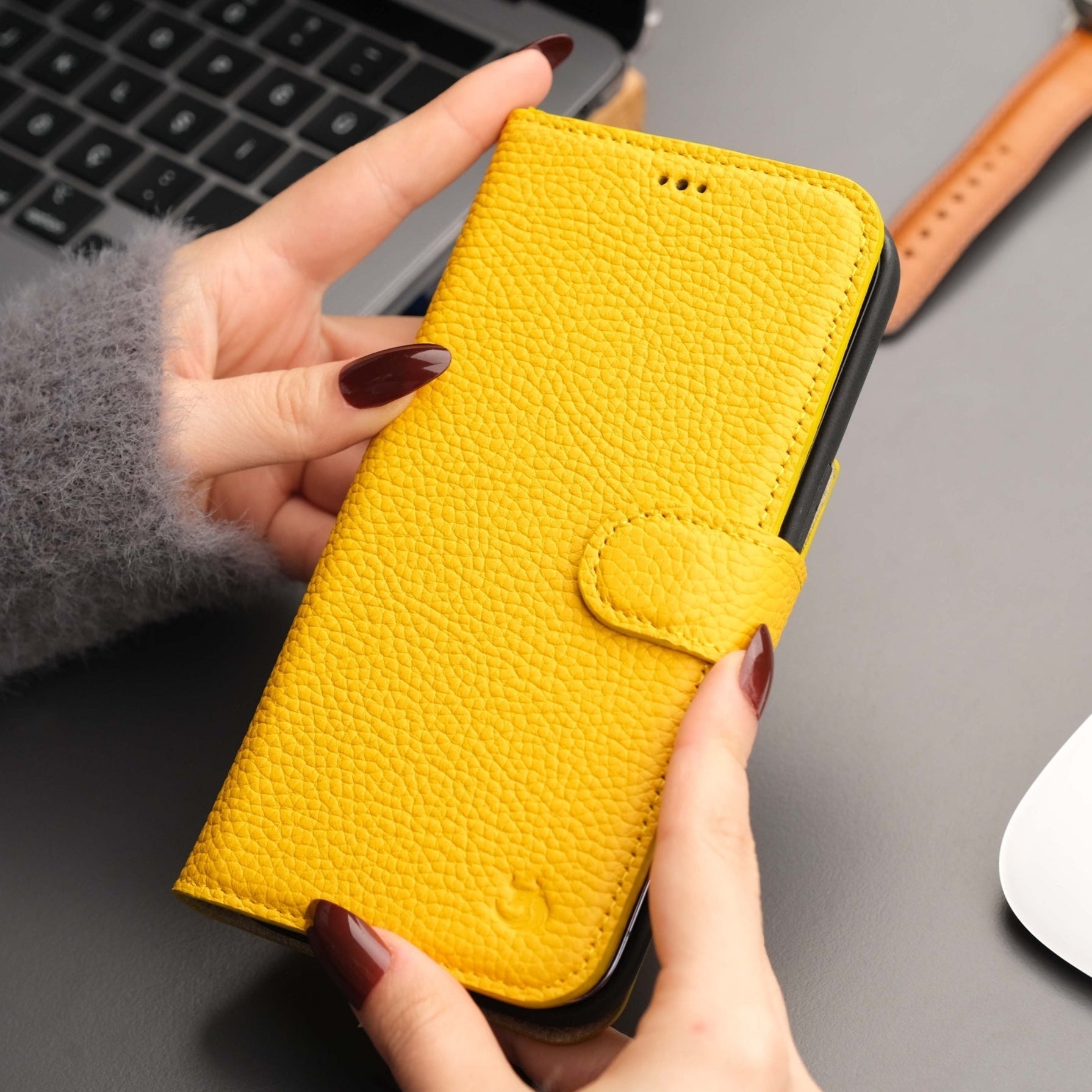 Casper Leather iPhone 14 Plus Wallet Case | MagSafe - TORONATA -