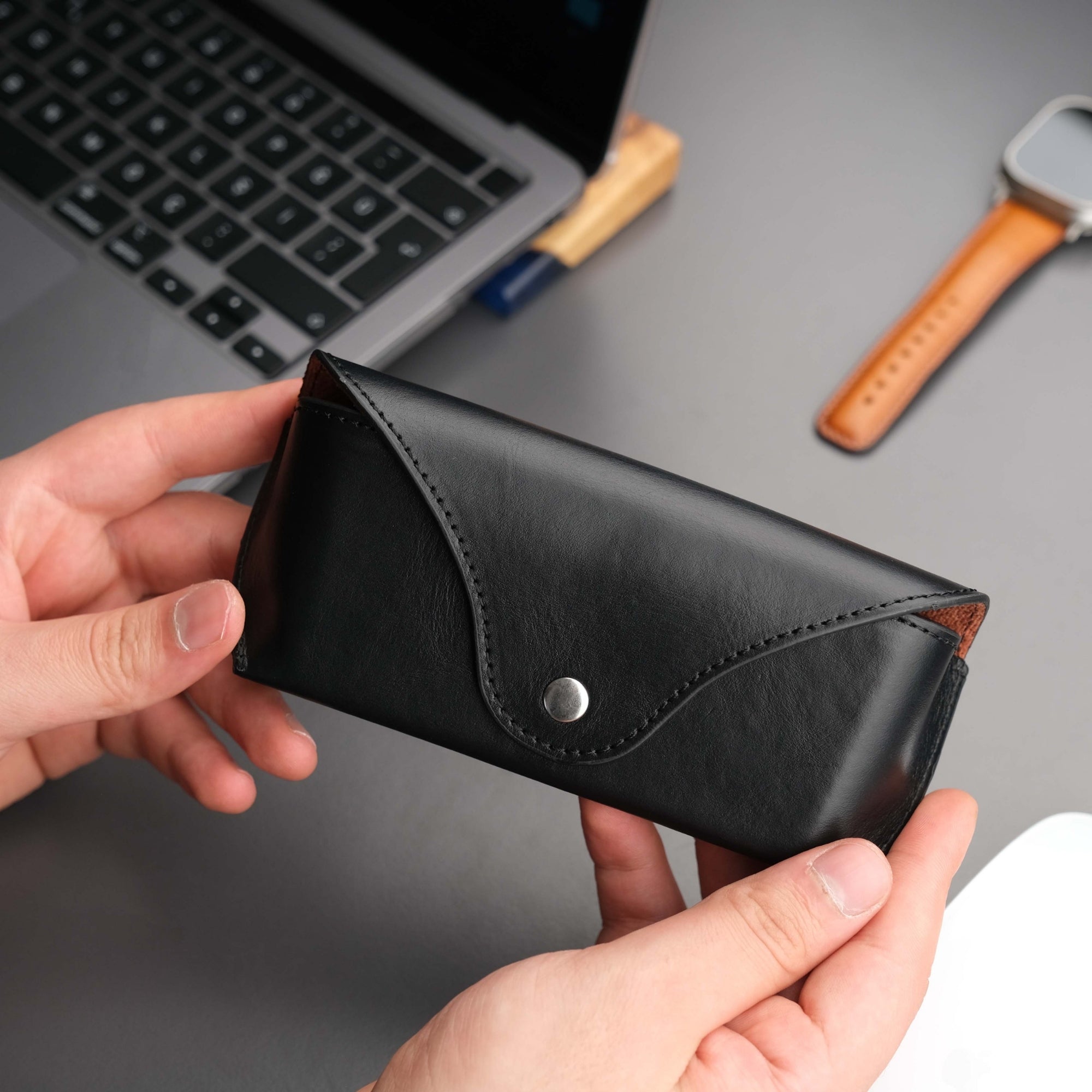 rochaster-leather-glasses-case-antic-black-2