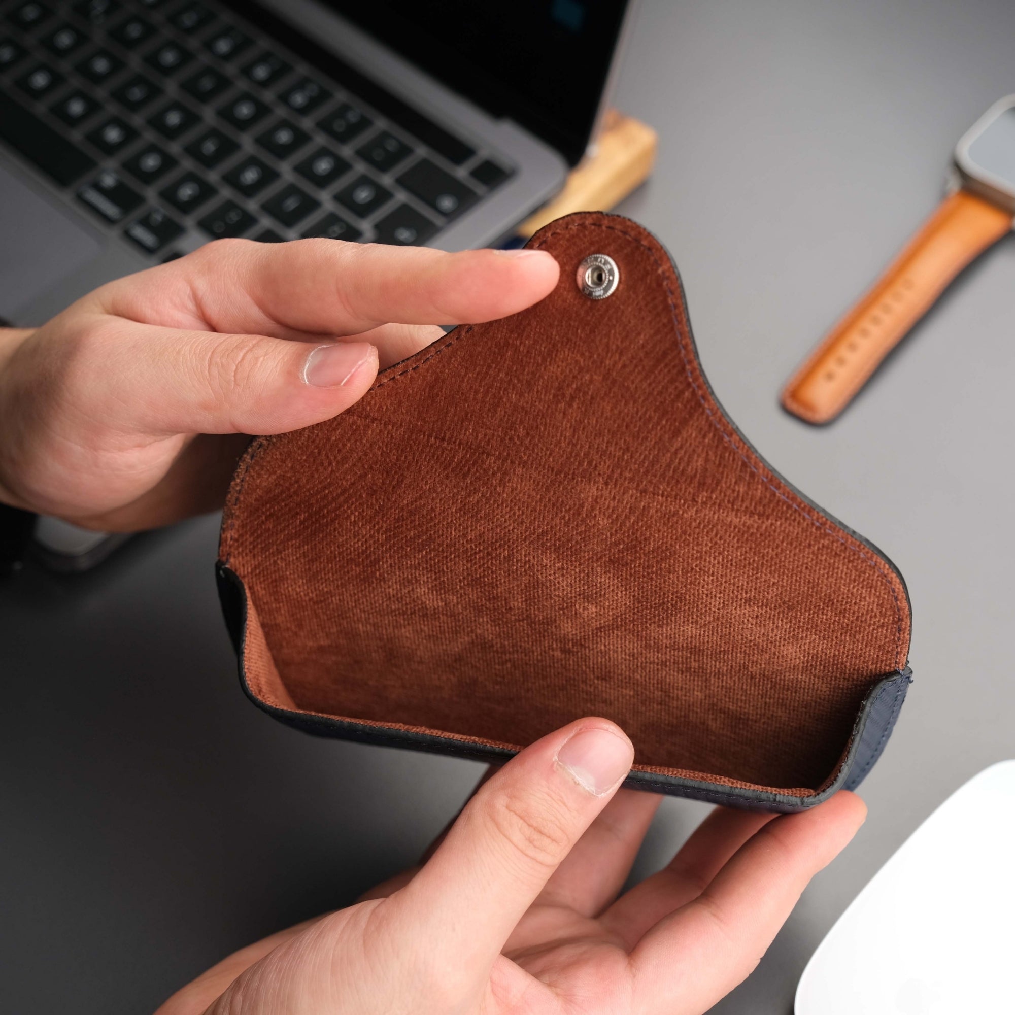 rochaster-leather-glasses-case-navy-3