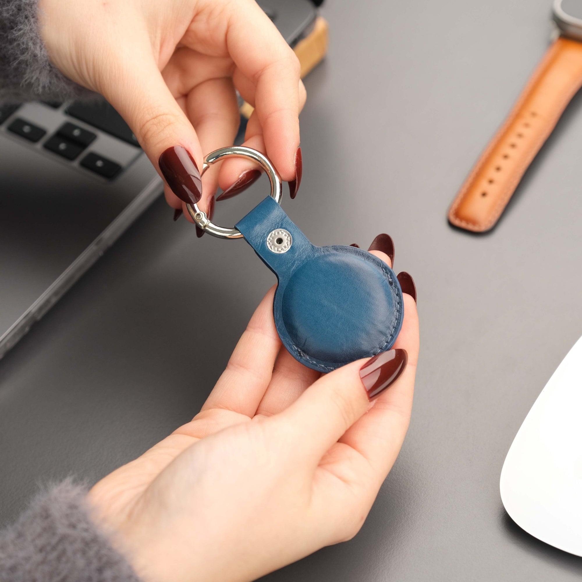 saratoga leather airtag holder - toronata -