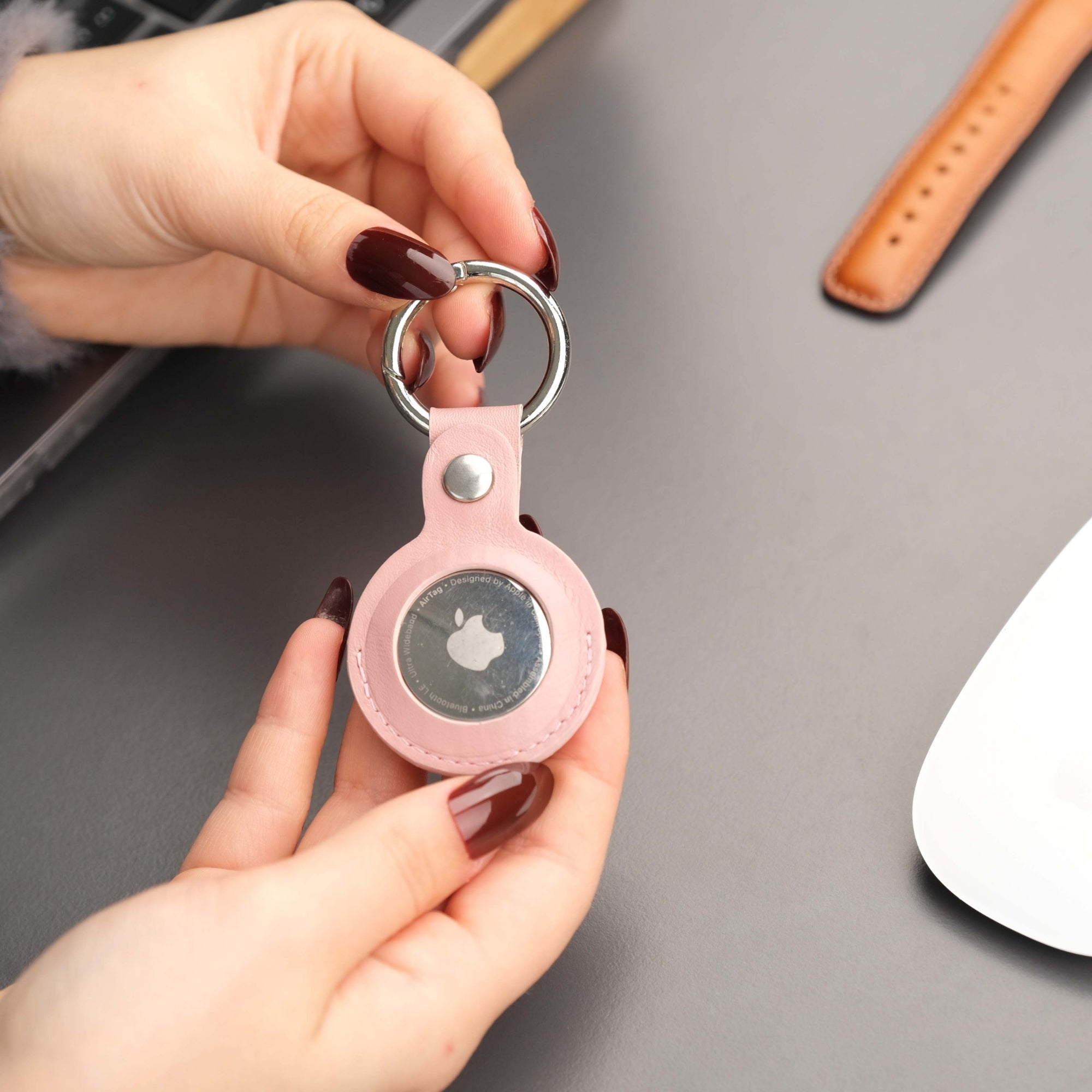 saratoga leather airtag holder - toronata -