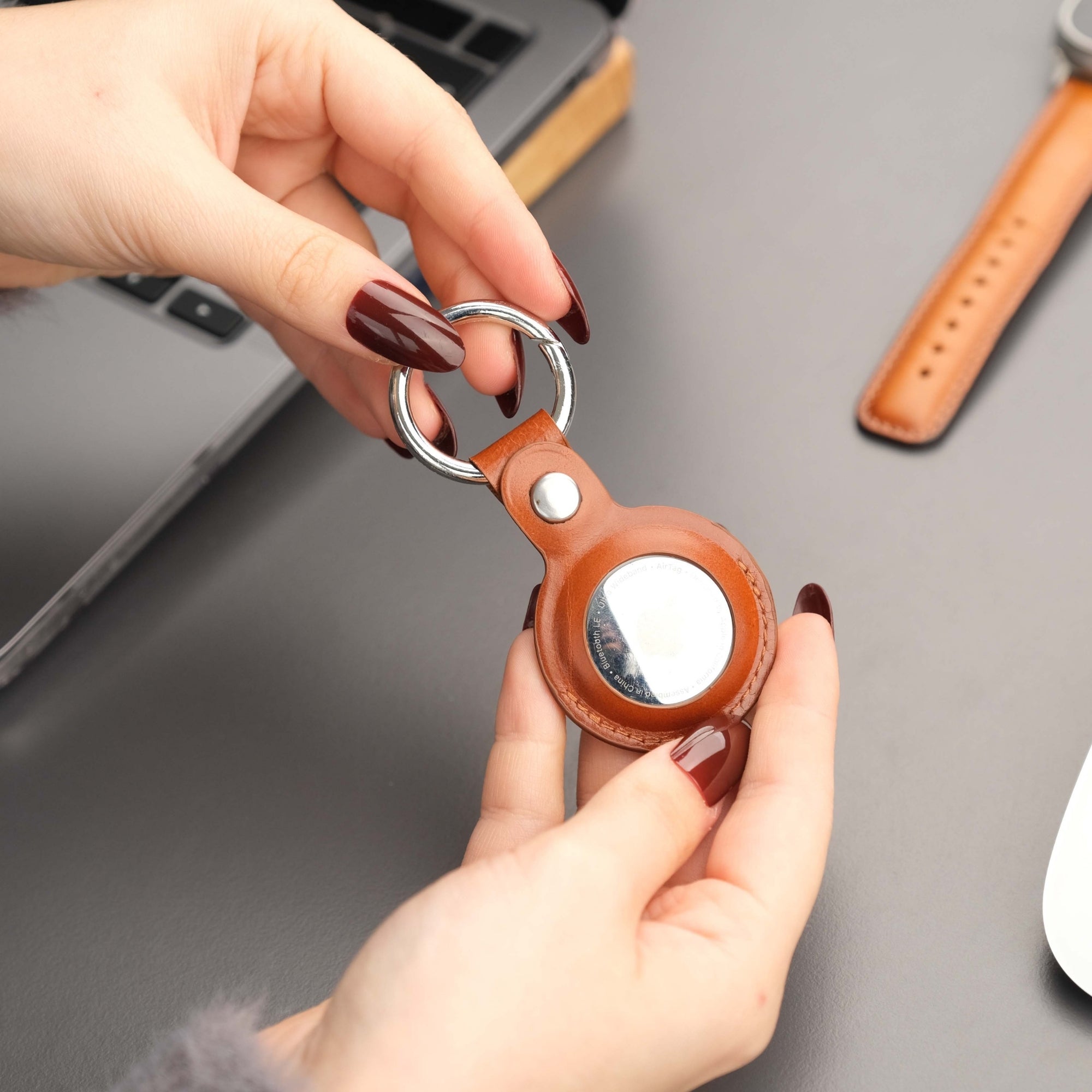 saratoga leather airtag holder - toronata - #color_tan