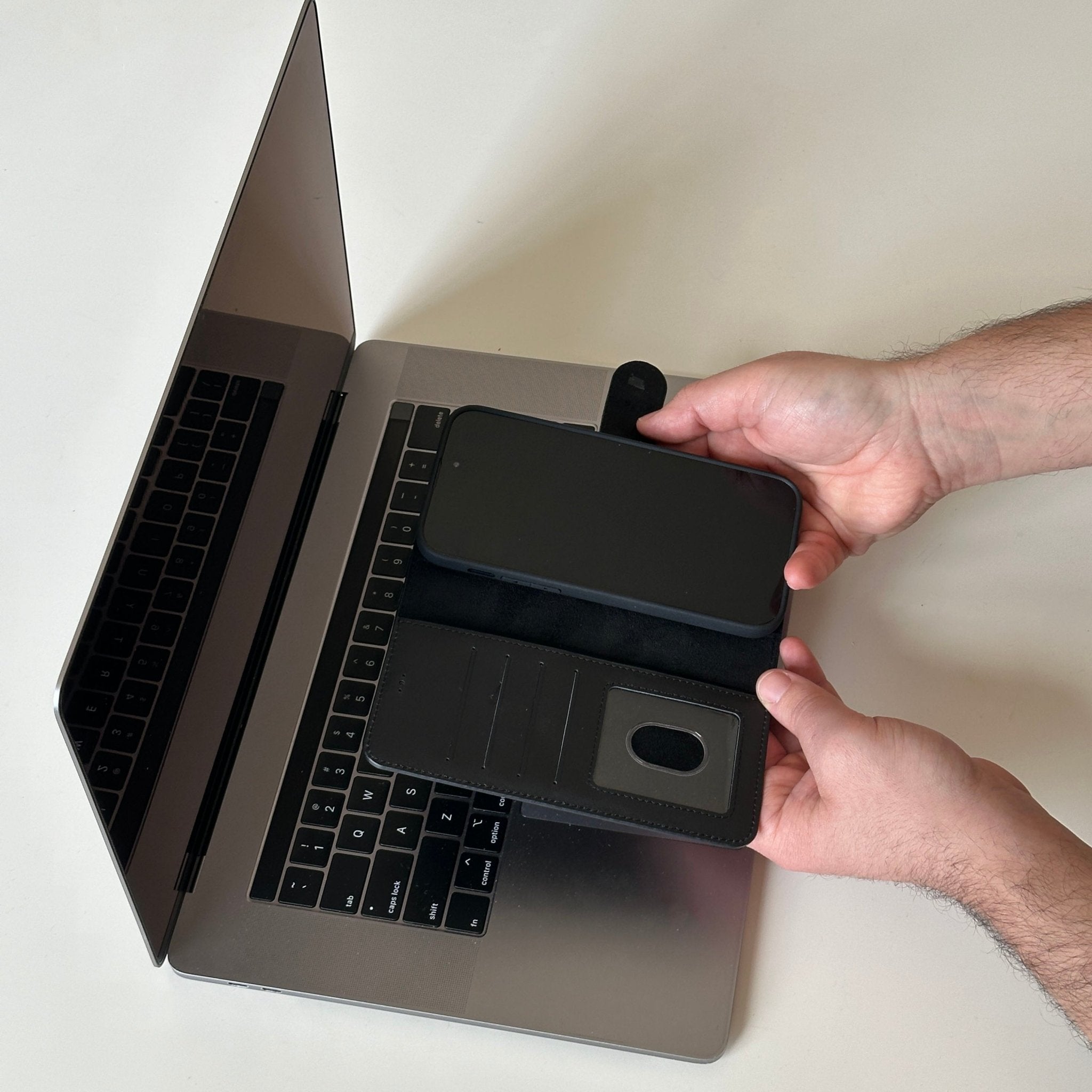 Vegas iPhone 15 Plus Wallet Case | MagSafe - TORONATA -