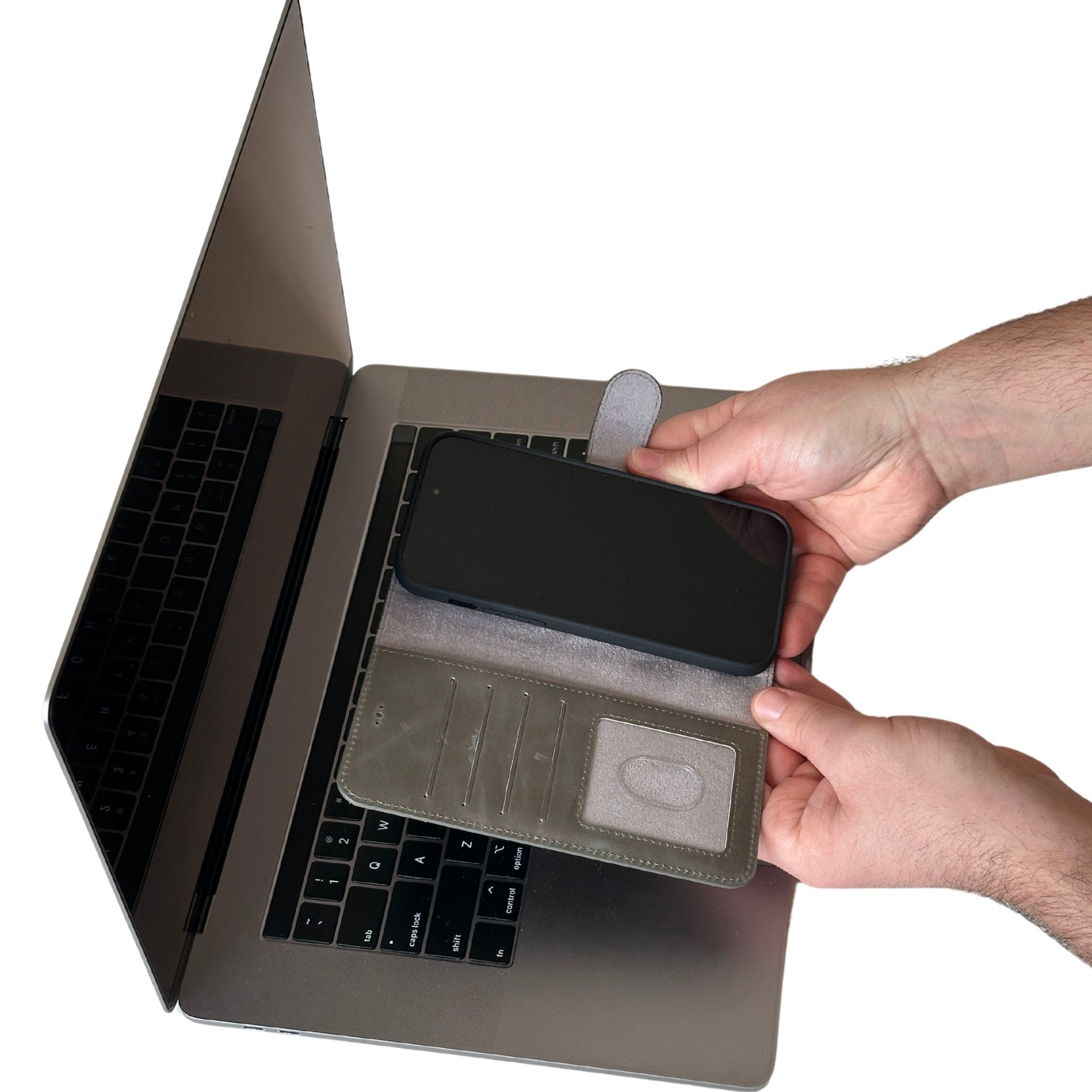 Vegas iPhone 15 Plus Wallet Case | MagSafe - TORONATA -