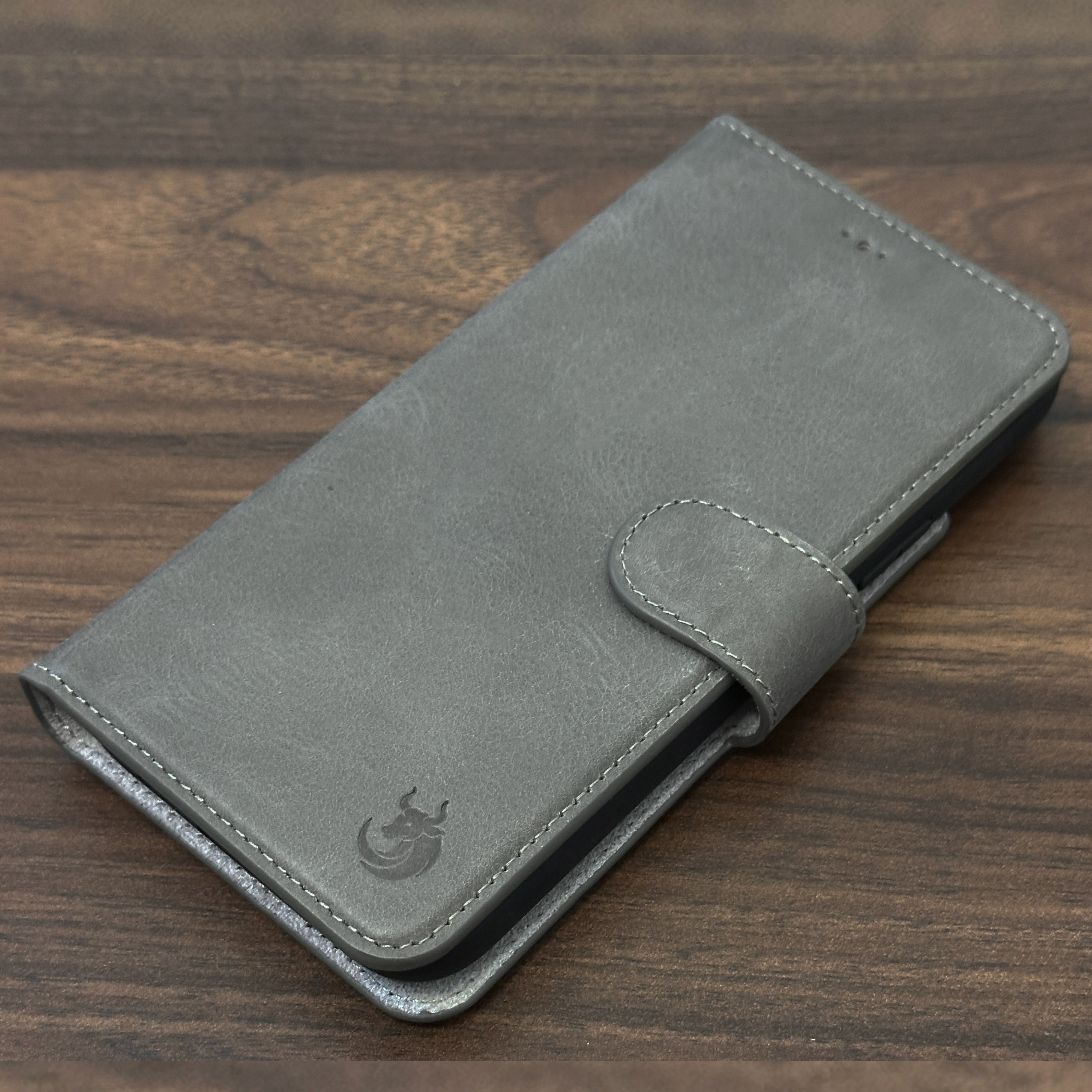 Vegas iPhone 15 Pro Wallet Case | MagSafe - TORONATA - 