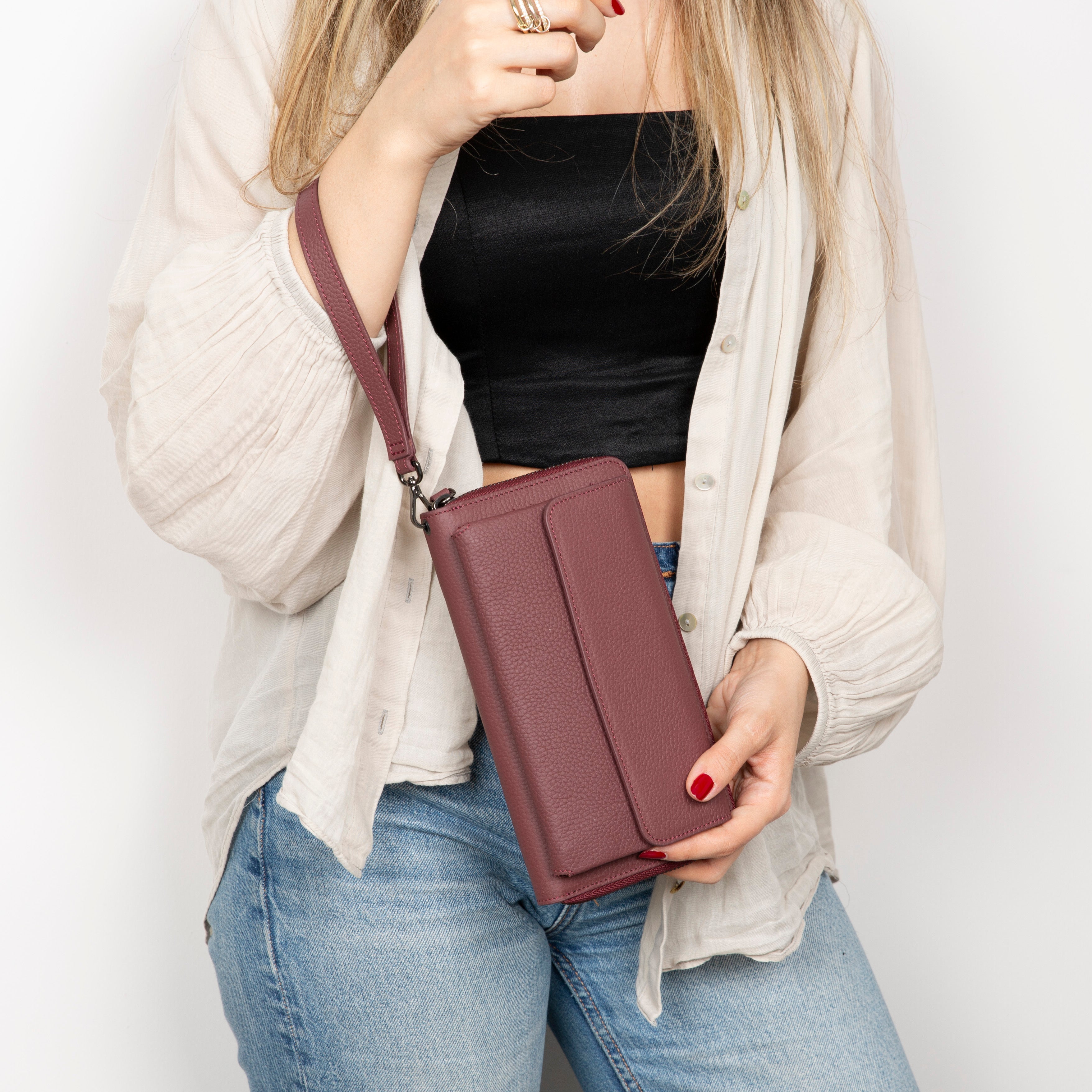 Anchorage Leather Wallet – Phone Holder & 12 Card Slots 