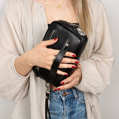 Fresno Leather Clutch – Secure Travel Wallet with Lock 
