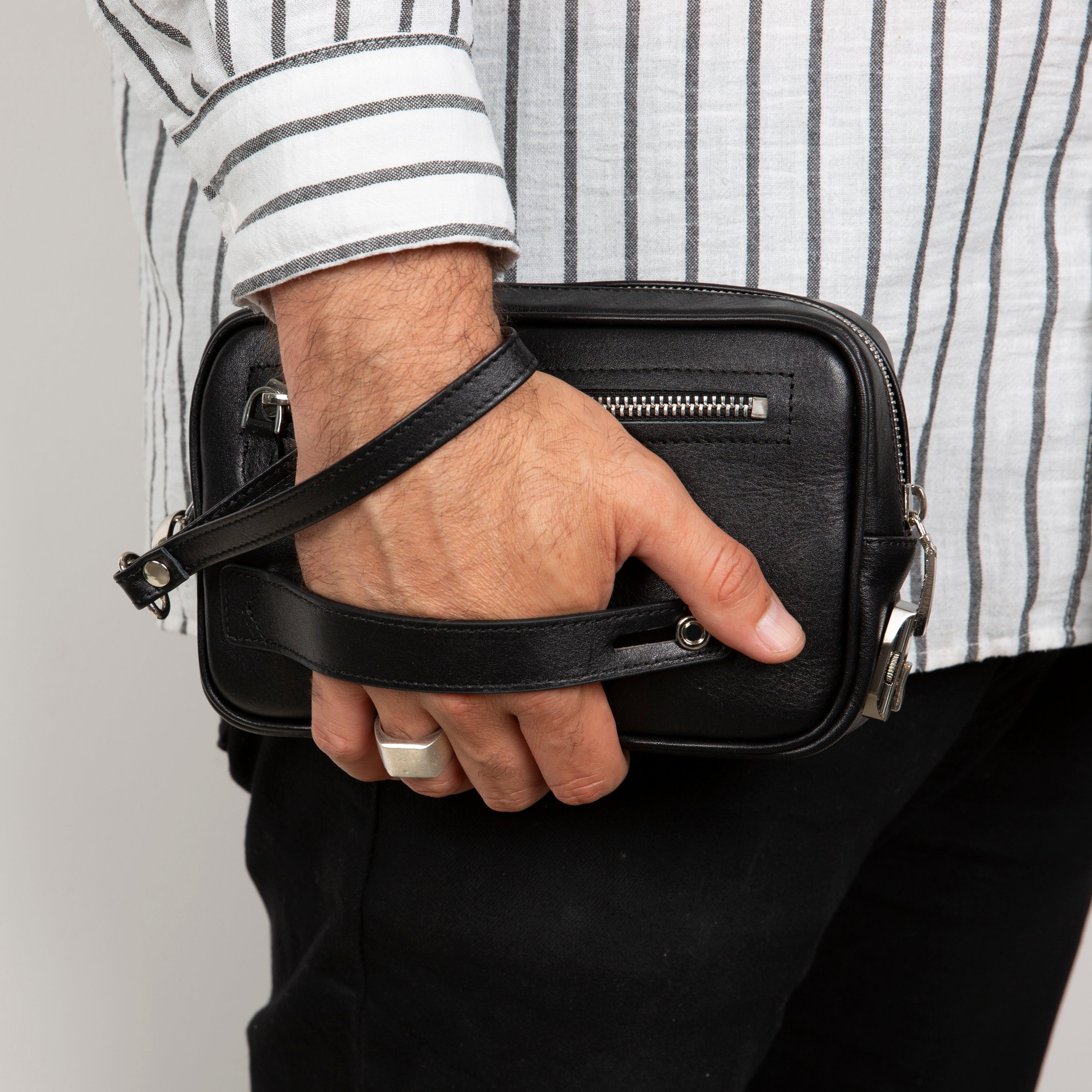 Fresno Leather Clutch – Secure Travel Wallet with Lock #color_black 