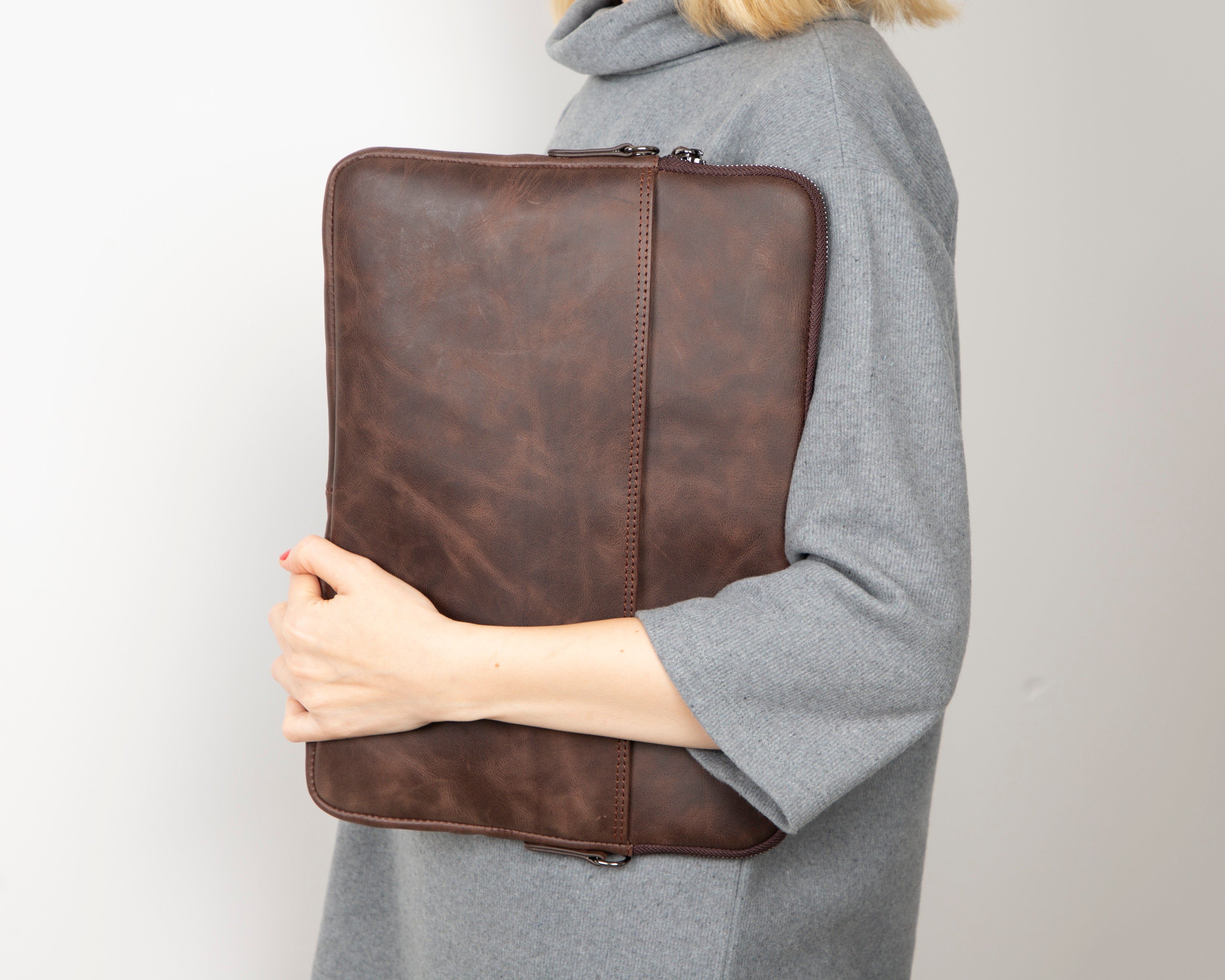 Awe Leather Laptop / Tablet Sleeve - TORONATA - color_
