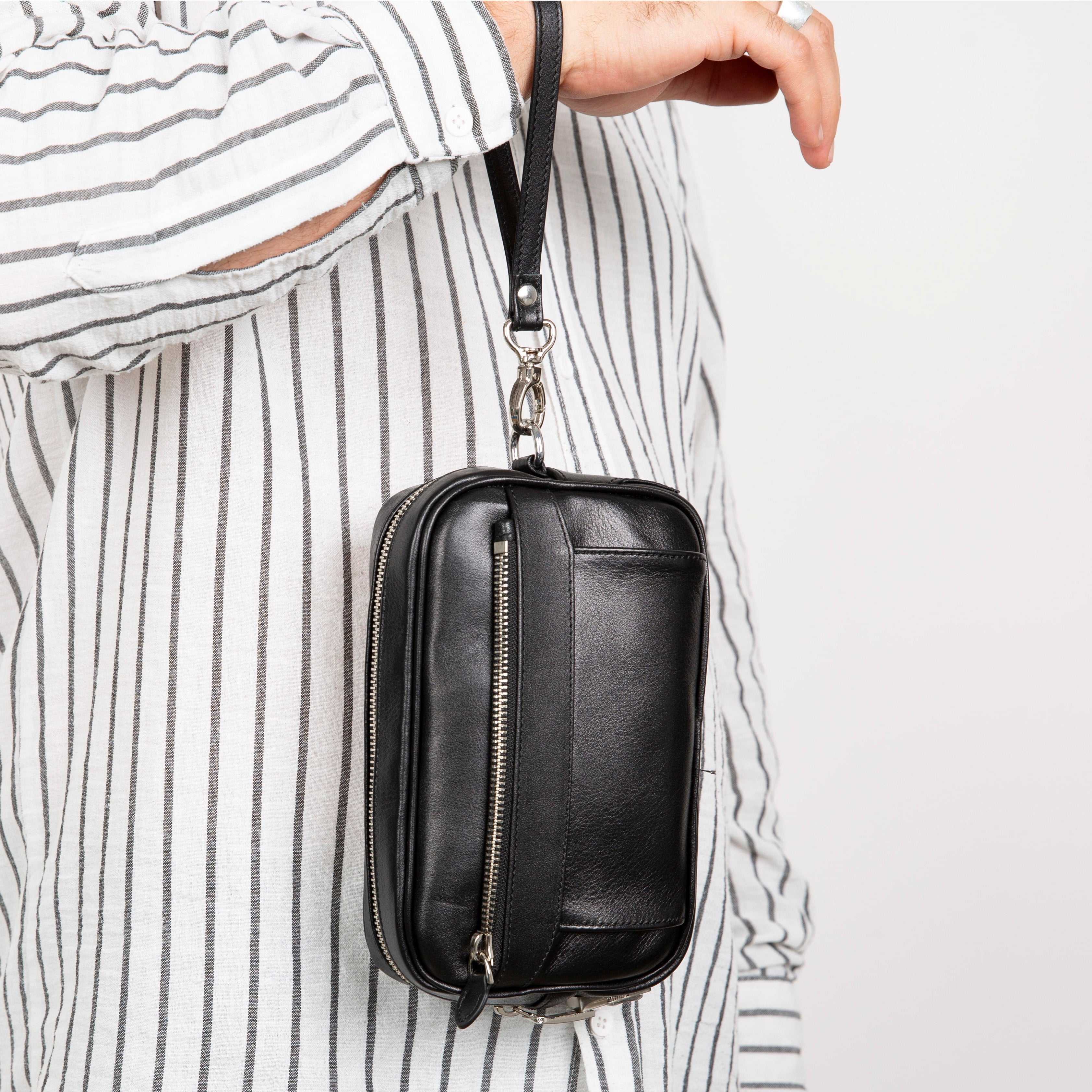 Fresno Leather Clutch – Secure Travel Wallet with Lock #color_black 