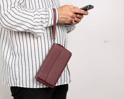 Anchorage Leather Wallet – Phone Holder & 12 Card Slots 