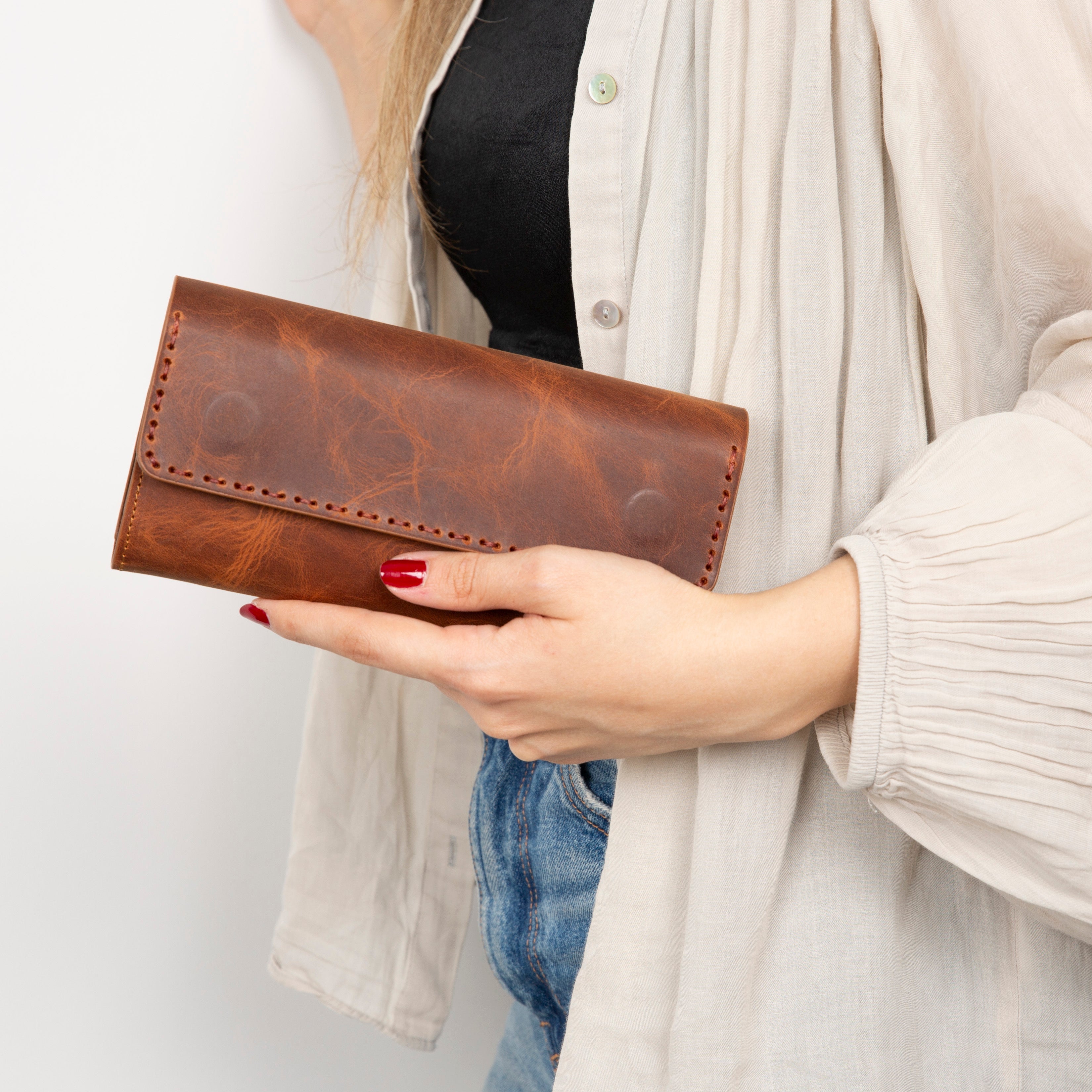 Nome Leather Wallet – 16 Card Slots & Phone Holder - 