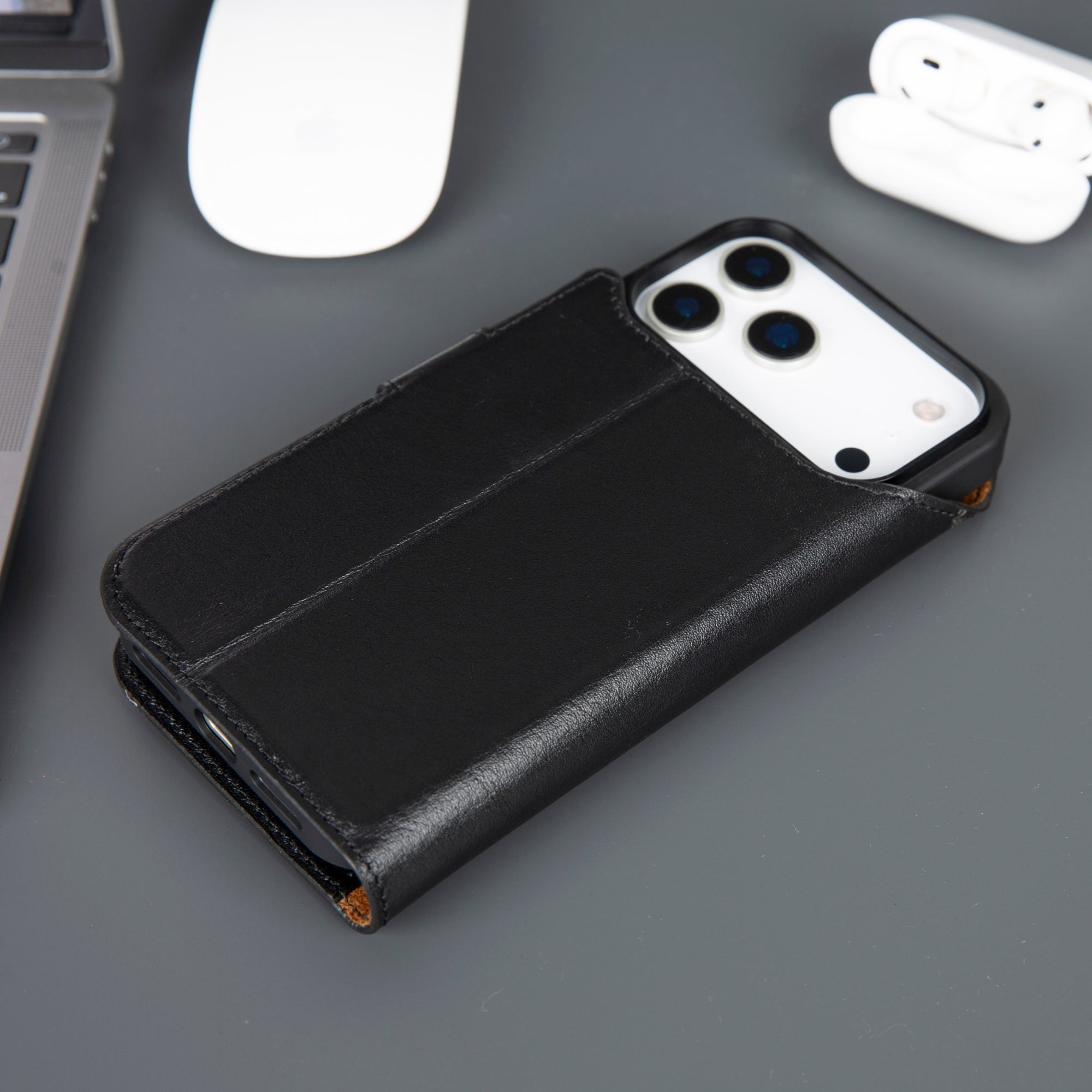 casper iphone 17 pro max leather wallet case 