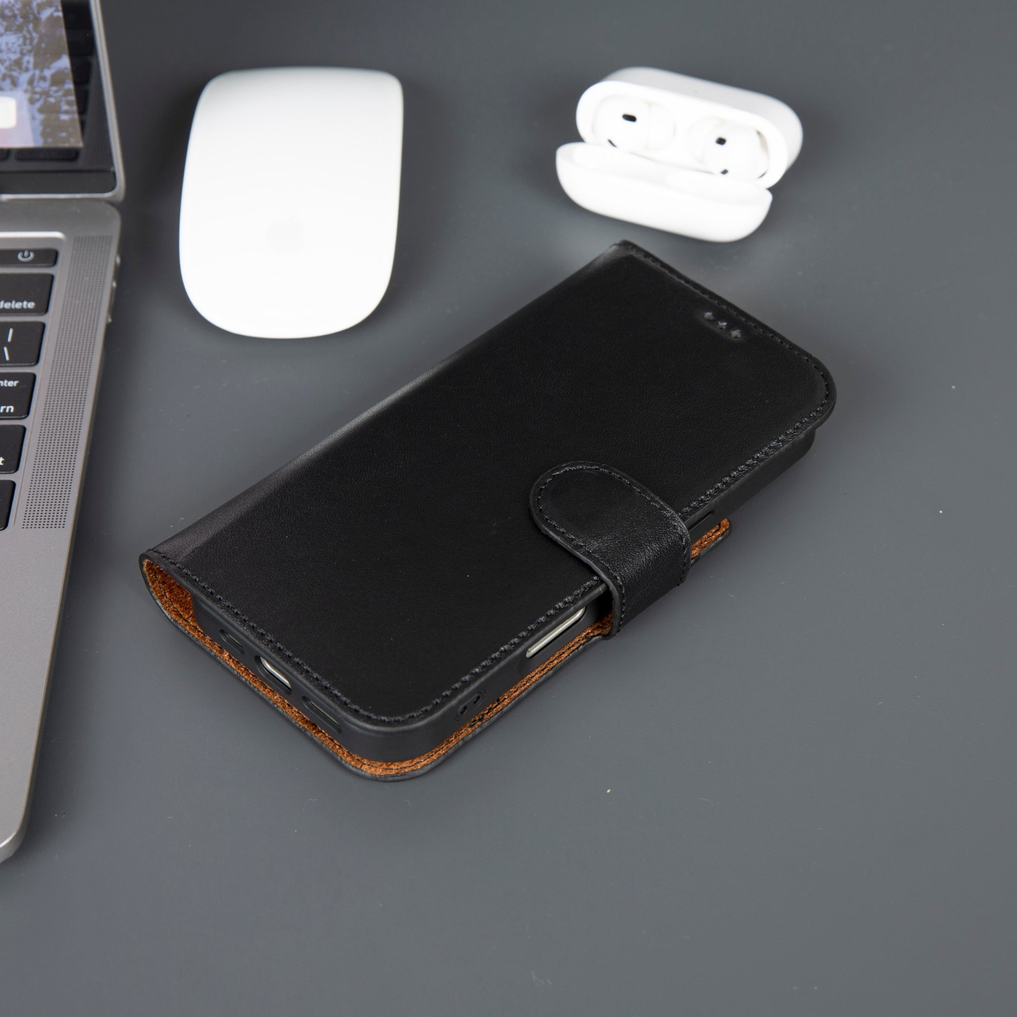 casper iphone 17 pro max leather wallet case 