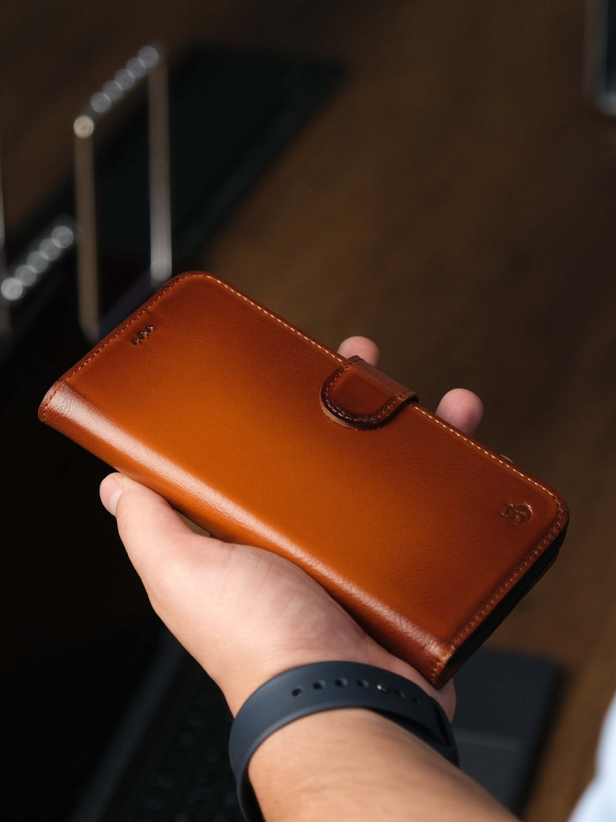 Luxury Leather iPhone Cases, Watch Bands, Bags & Wallets - TORONATA