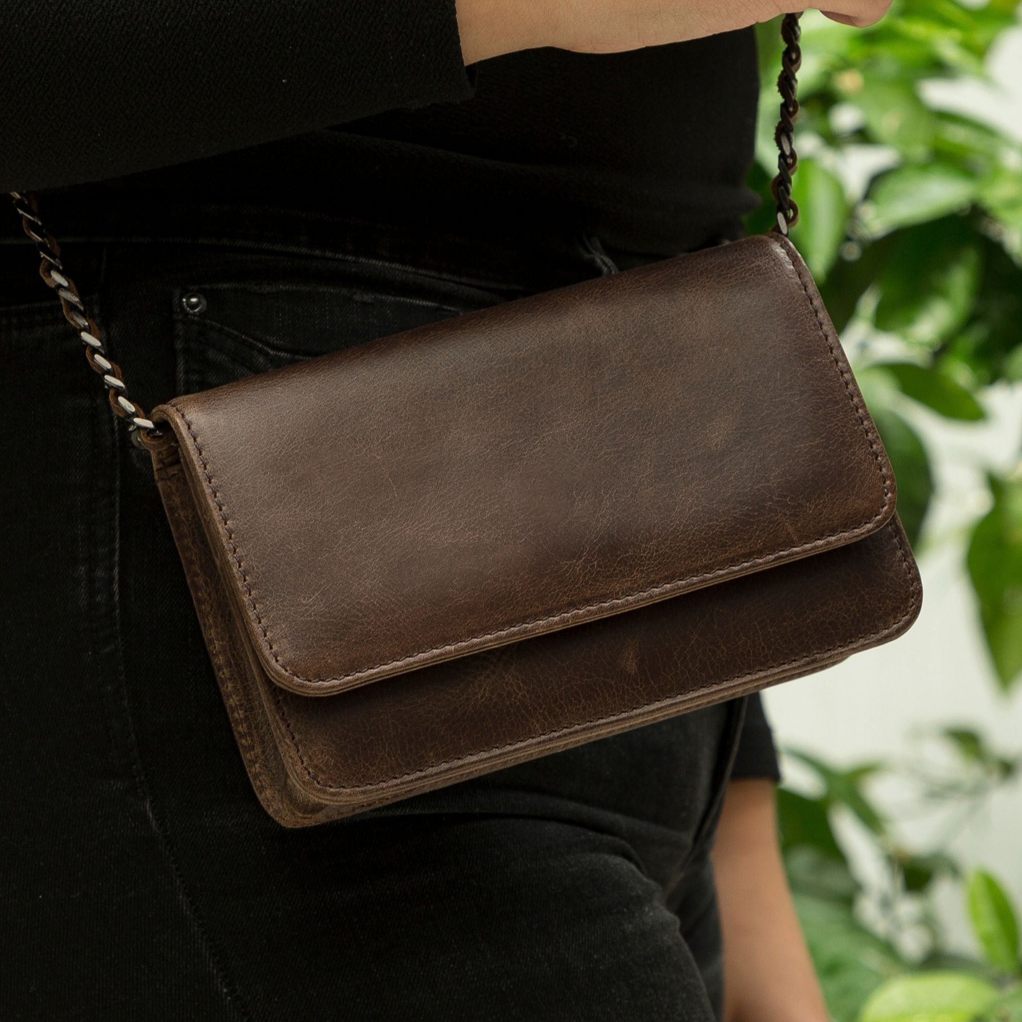 Evanston Minimalist Leather Handbag for Women - Dark Brown - TORONATA