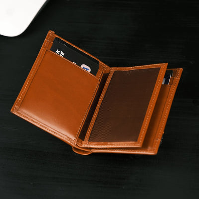 glendo apple airtag slot leather wallet, handcrafted, unisex - toronata - 